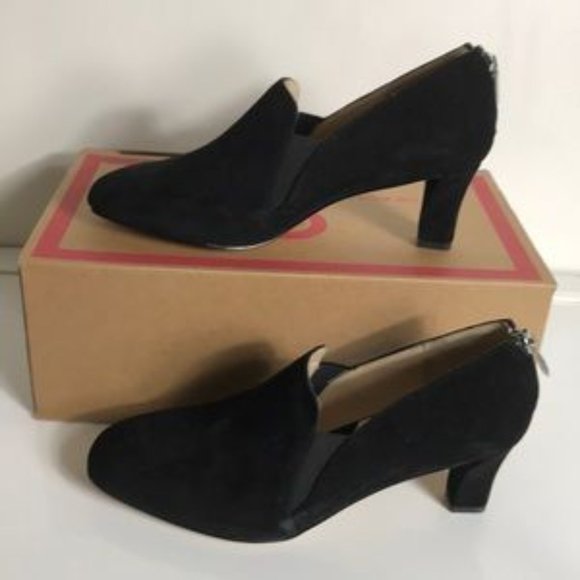 Adrienne Vittadini Suede Lave Classic Shootie Pump - Picture 7 of 7